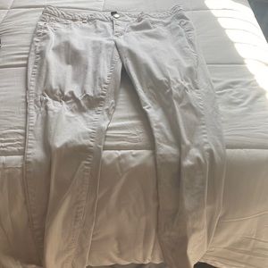 Size 18 skinny all white jeans!!